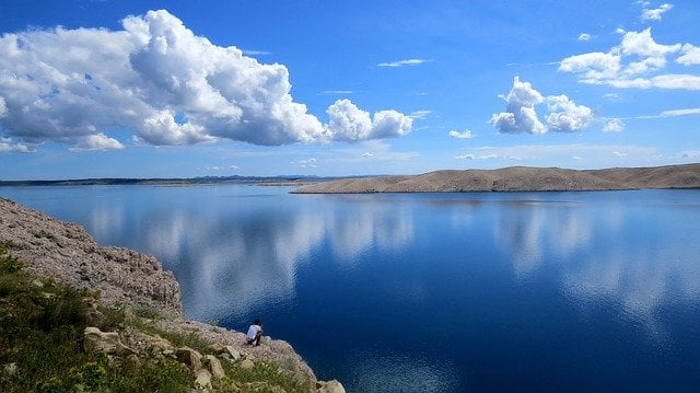 Croatia lake views with clouds in the sky