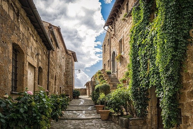 Alley in Italy