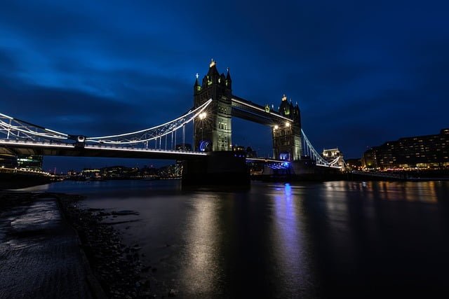 London night views of London Bridge