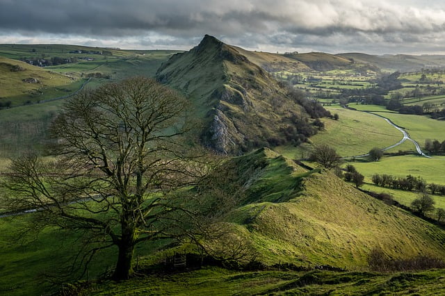 Peak District hillside scenery in Northern England, UK